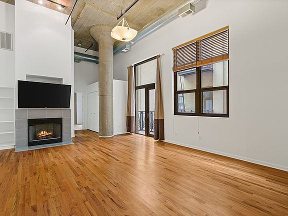 5th image of 758 N Larrabee St APT 434