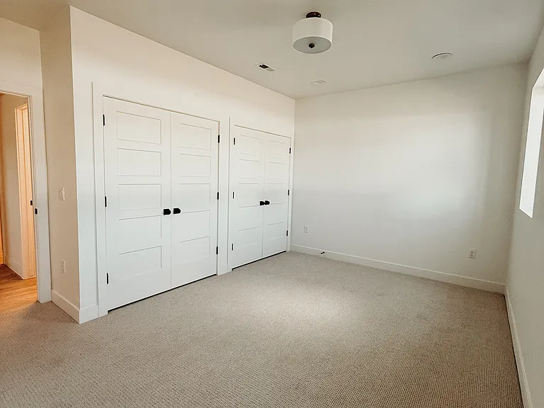 1146 S Lauren Ln #B — Photo 14