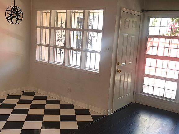 5th image of 825 N Sycamore Ave #825