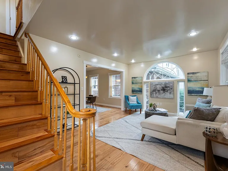 2231 Otis St NE #DETACHED — Photo 9