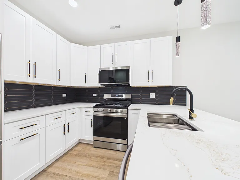 6624 S Champlain Ave #B — Photo 7