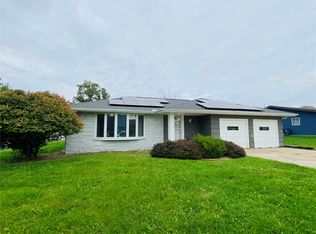 744 30th St NE, Cedar Rapids, IA 52402