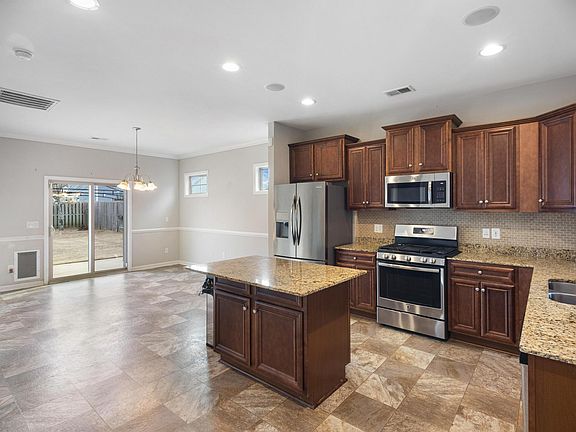 5th image of 175 Kirkwood Dr