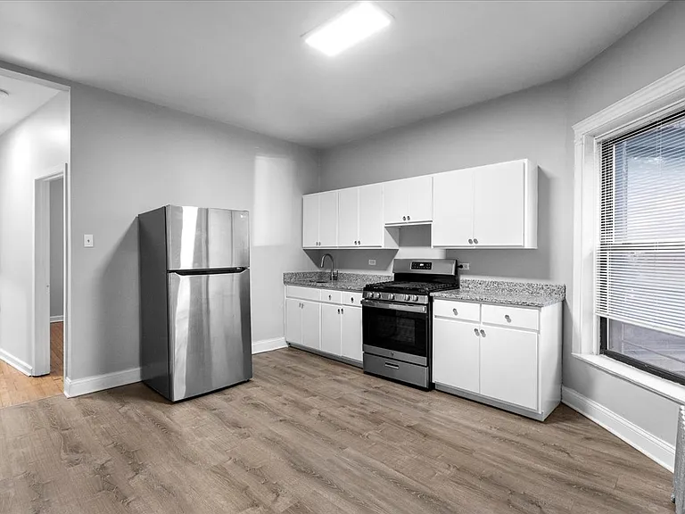 5018-20 S Blackstone — Photo 4