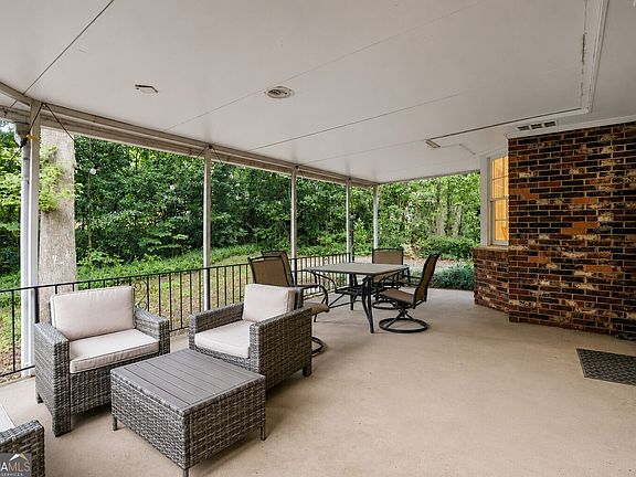 5th image of 2940 Stonegate Trl