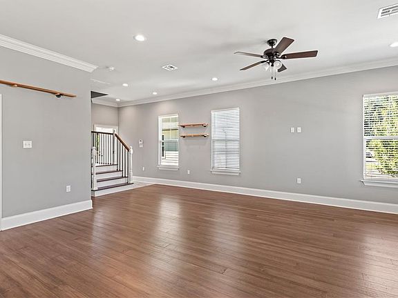 5th image of 5 Leeward Ct
