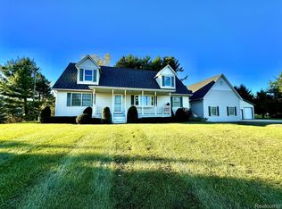 155 Wales Ridge Rd, Wales, MI 48027