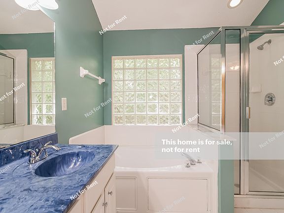 5th image of 628 Acorn Ct