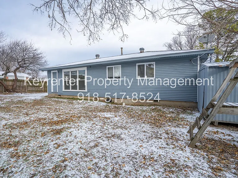 5704 E 30th Pl — Photo 12