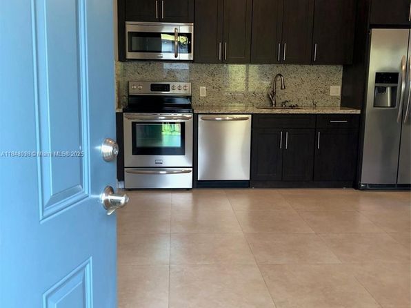 2268 SW 8th St APT 1