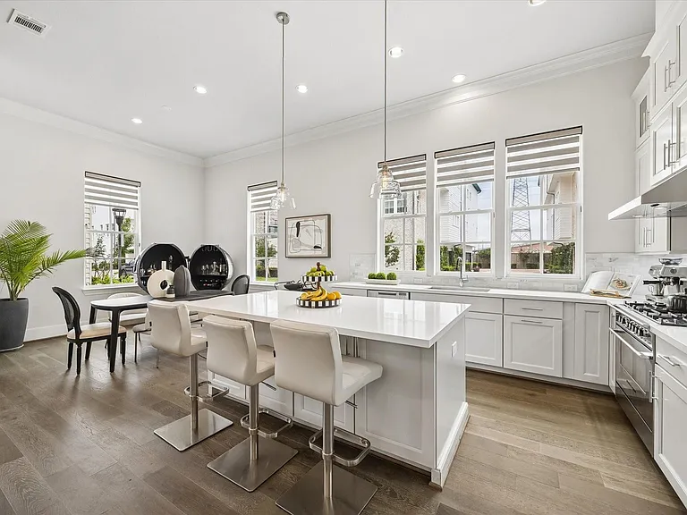 8741 Park Kolbe Ln — Photo 11