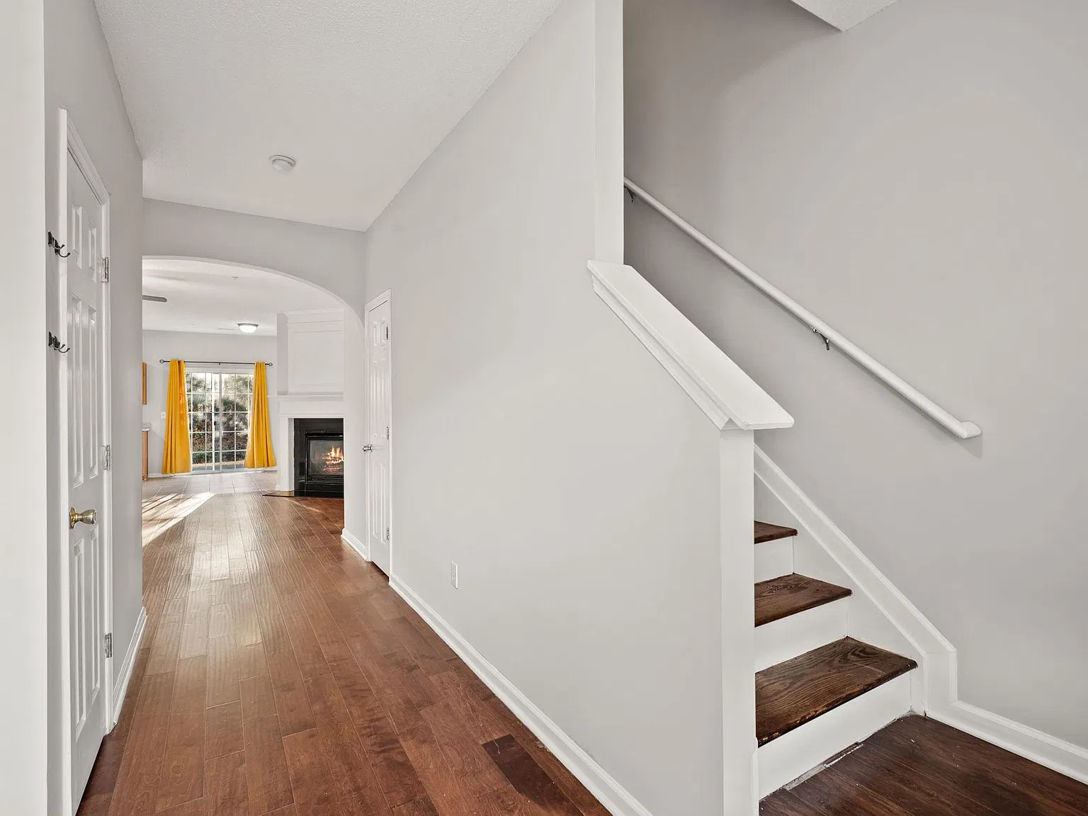 143 Primrose Dr — Photo 3