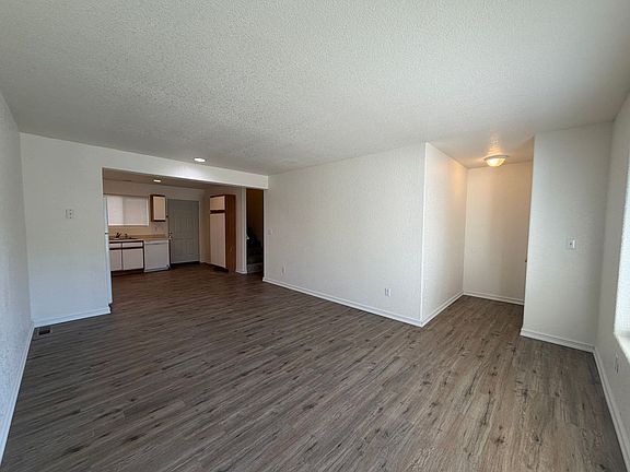 4th image of 429 Old Fort Rd #D