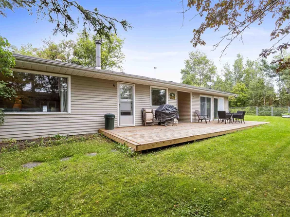 522 5th St, Yellowstone, AB T0E 1A0