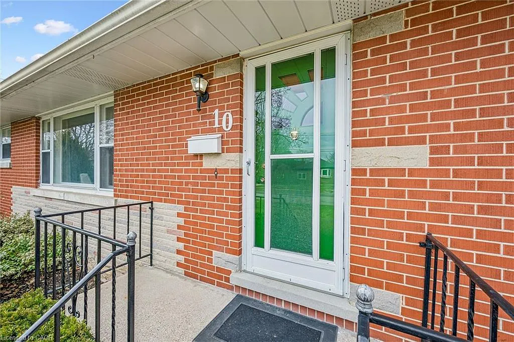 10 Paul Ave photo 1