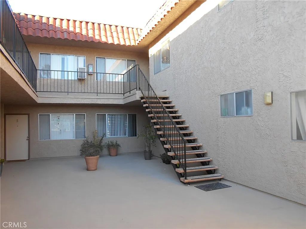1 bed, 726 sqft, $1,995 — Photo 3