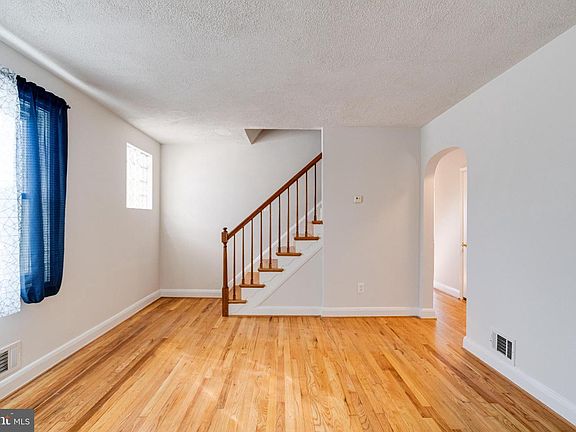 4th image of 9606 9th Ave