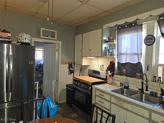 3rd image of 913 Garfield Ave