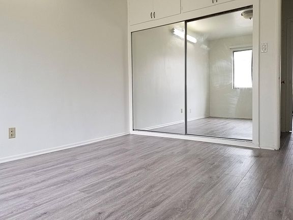 3rd image of 1226 N Gower St #10