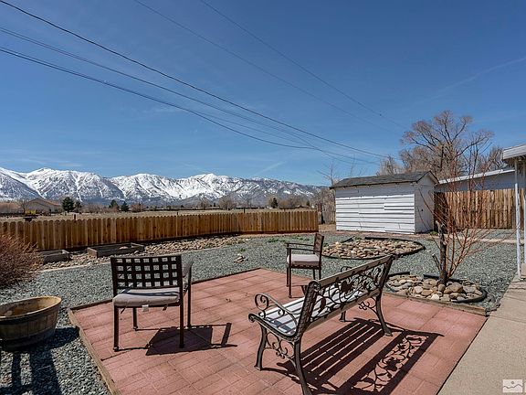 3rd image of 1392 Meadow Ln
