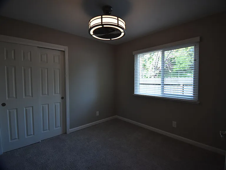 301 Willowood Ct — Photo 7