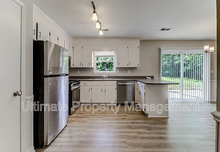 5038 Shelley Dr — Photo 4