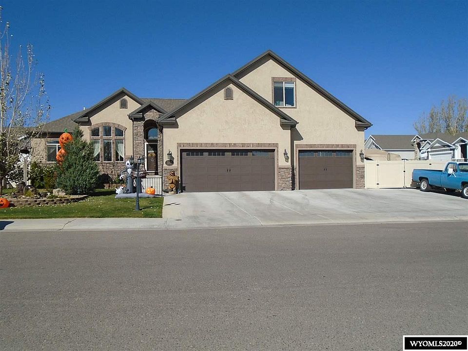 1st image of 3239 Temple Peak Dr