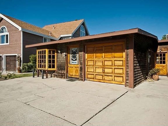 2nd image of 1217 Norwich Ln