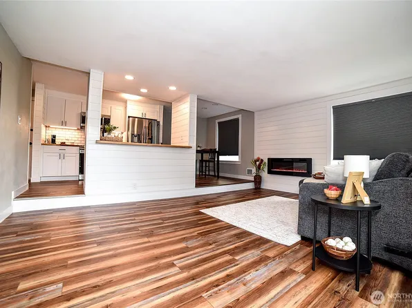 18102 15th Avenue NE #A201, Shoreline, WA 98155