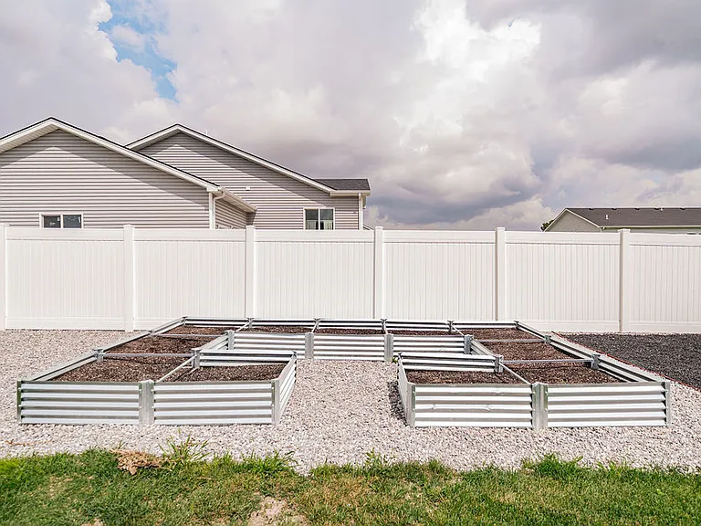 3258 Harlow Dr — Photo 11