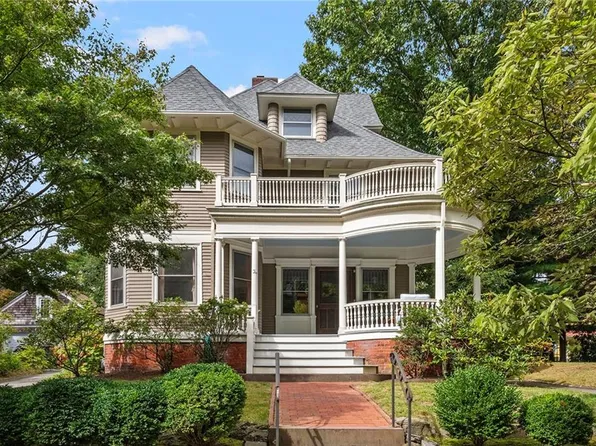 34 Paterson St, Providence, RI 02906