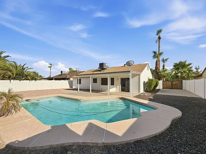 4910 W Gail Dr — Photo 31