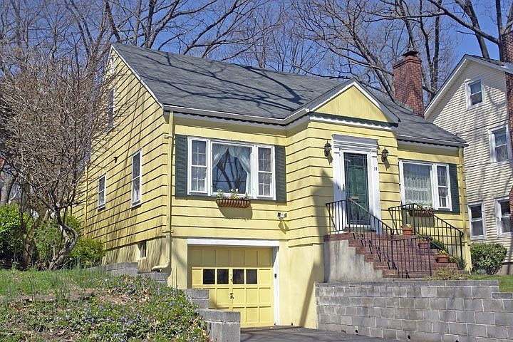1st image of 17 Hillside Ave