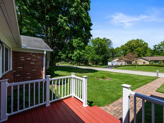4th image of 6931 Woodridge Dr