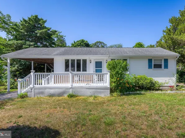 704 E Chanese Ln, Galloway, NJ 08205