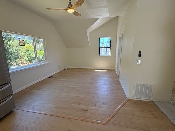 4th image of 308 Glen Park Ave APT A
