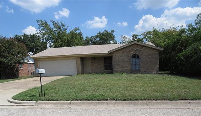 1st image of 5804 Lance Ct