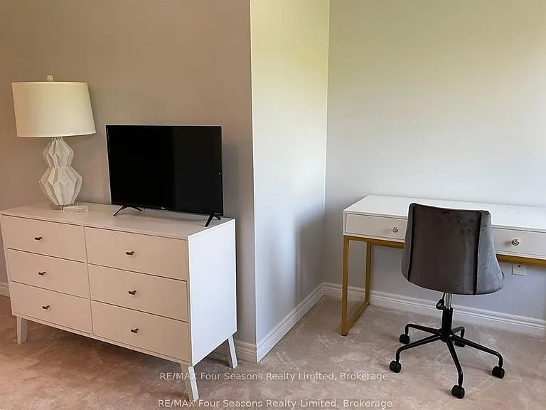 29 N Maple St — Photo 11