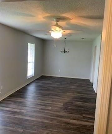 4th image of 2112 S Glencove Ln