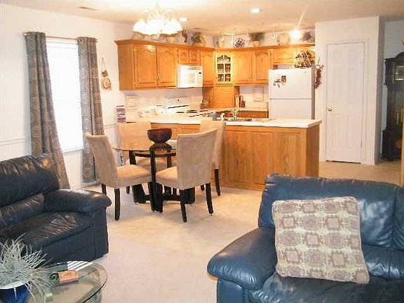 4th image of 199 Flagstone Dr