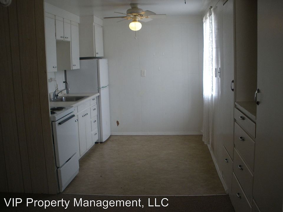 2nd image of 310 W Cameron Ave APT 4