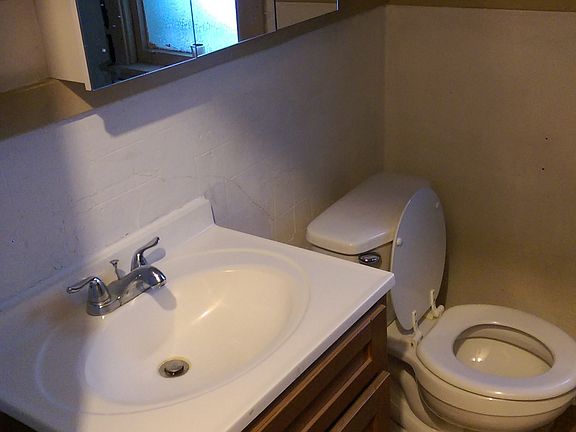 5th image of 156 Chadduck Ave