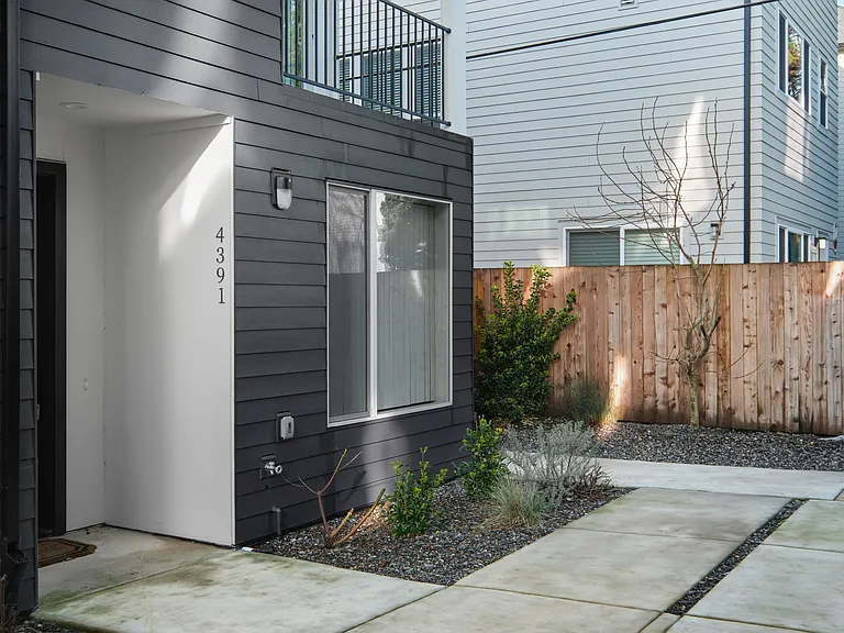 Vancouver Townhouses — Photo 38