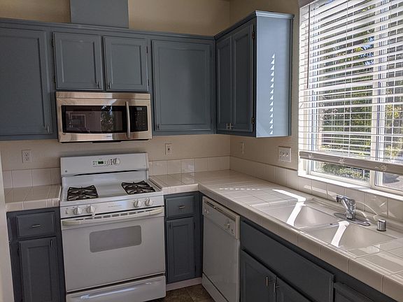 3rd image of 3677 Jasmine Cir