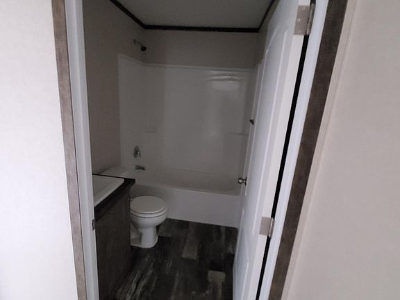 5th image of 112 Pepper Ln #236