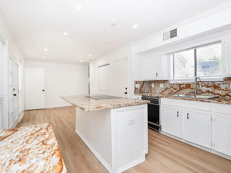 11907 Pepperdine Ln — Photo 12