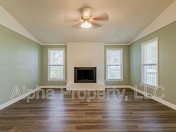 4th image of 206 E Arlington Ave