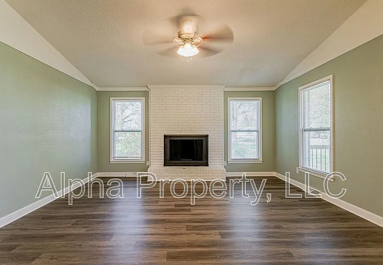206 E Arlington Ave — Photo 4