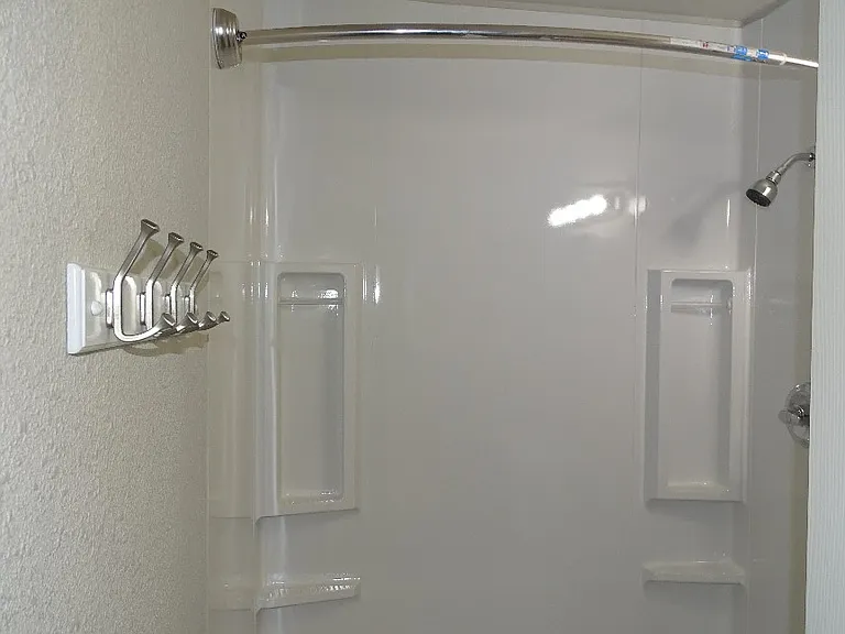 304 Baker Dr — Photo 2