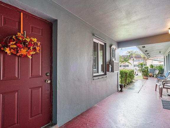 3rd image of 5901 NE 18th Ave APT 1
